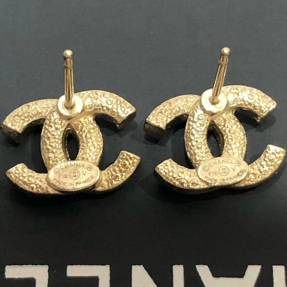 CHANEL CC Logos Rhinestone Stud Earrings Gold Tone F16V Auth w/Box #8250 - Picture 9 of 10